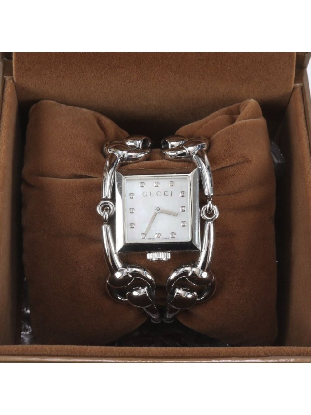 Gucci Signoria Diamond Shell Watch Silver